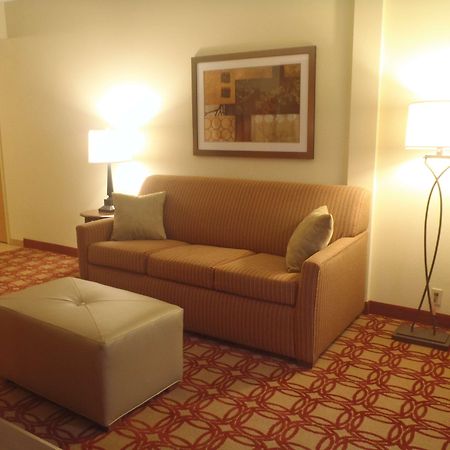 Hampton Inn & Suites Wiggins Pokoj fotografie