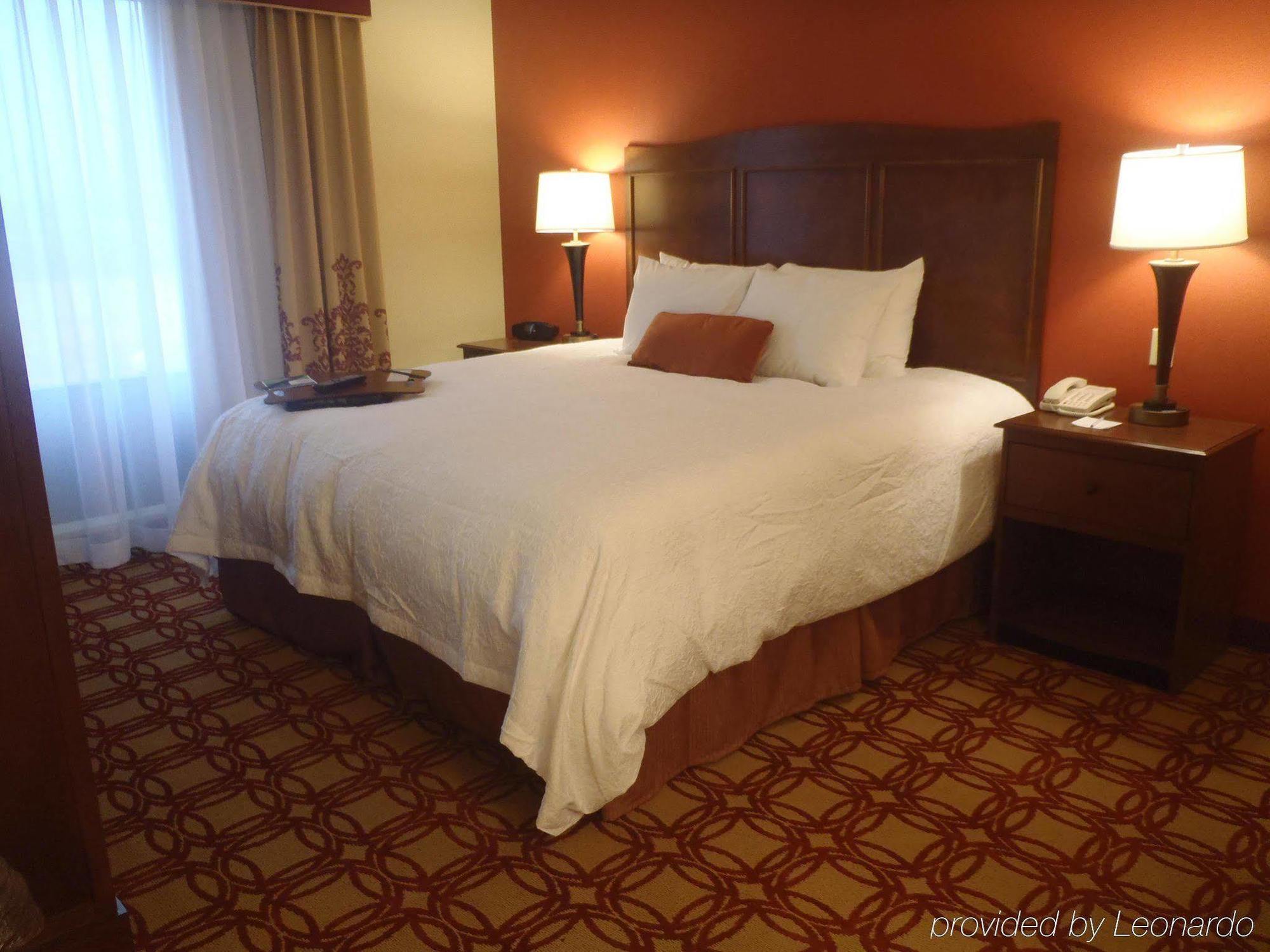 Hampton Inn & Suites Wiggins Pokoj fotografie